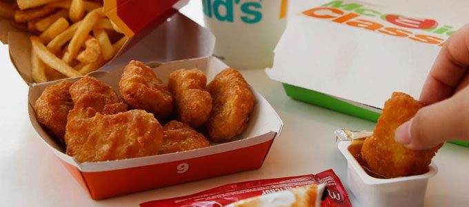 Nugget ayam McD McNuggets (sumber: 7news.com)