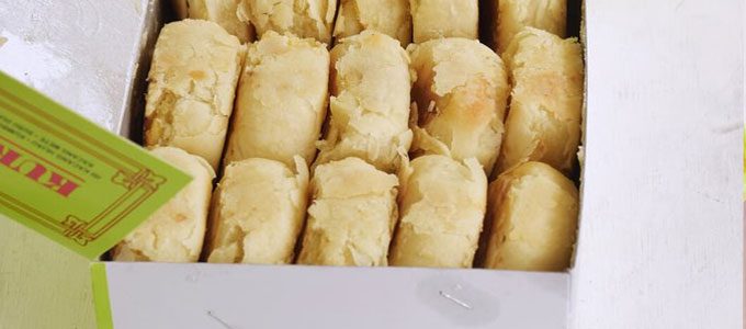 Bakpia Kurnia Sari Jogja (sumber: klook.com)